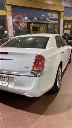 کرایسلەر 300